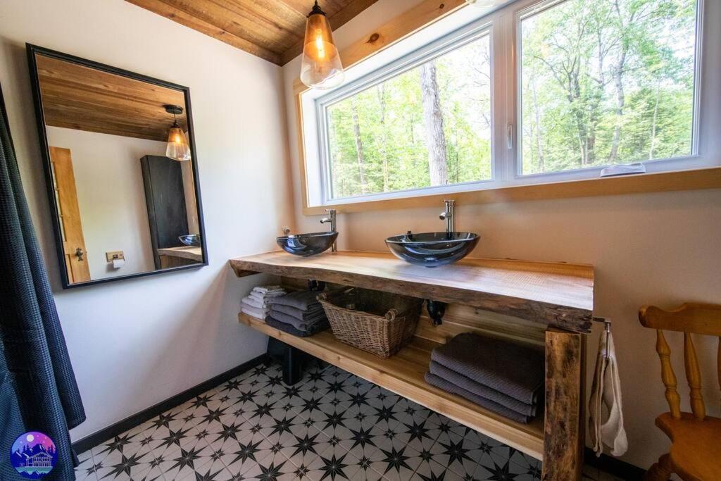 Chalet Deschamps- Spa- Chien Accepte- Nature- Estrie Mansonville Dış mekan fotoğraf